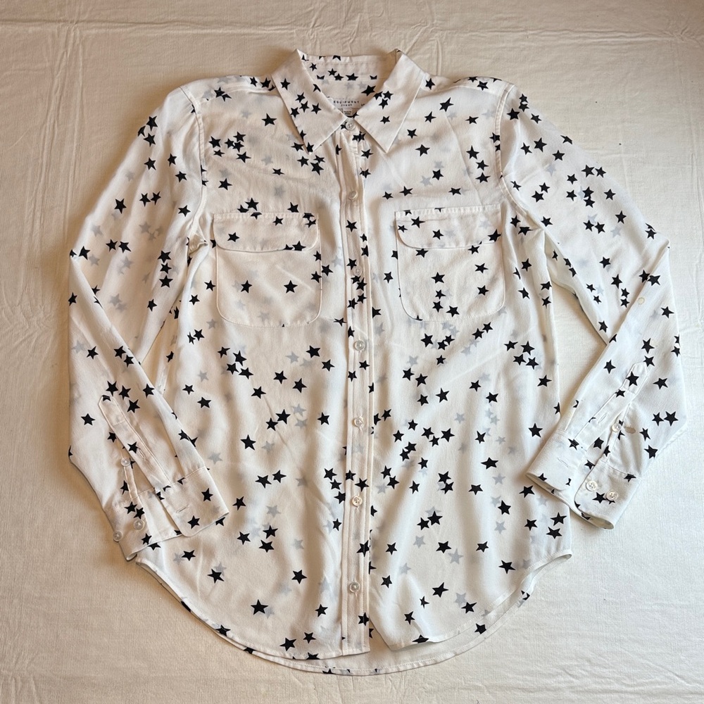 Equipment Wonen's White Silk Long Sleeve Button Down Black Star Print Size S